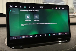 oranssi Skoda Enyaq 2025 kuva 29.