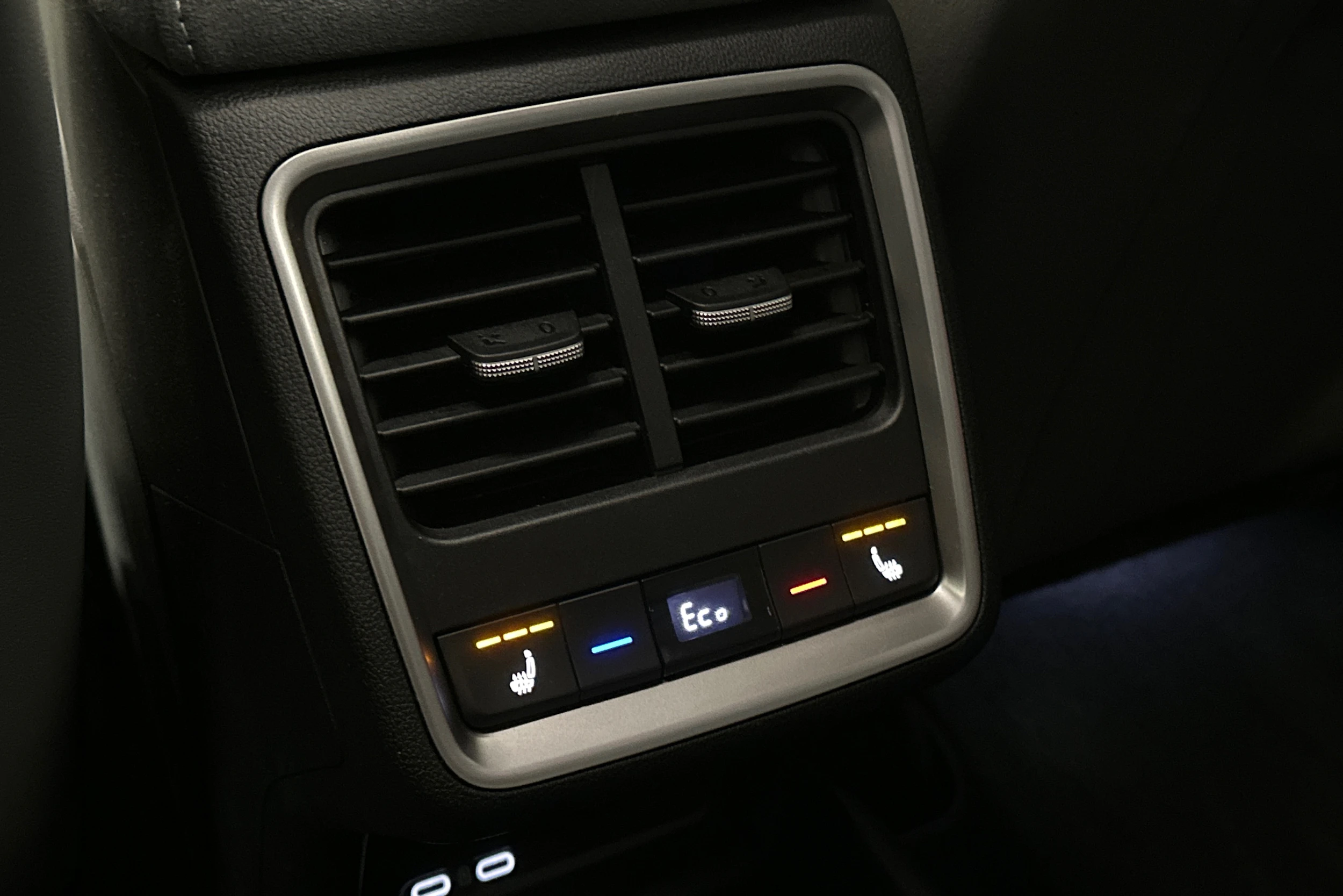 sininen Skoda Enyaq 2026 kuva 17.