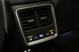 sininen Skoda Enyaq 2026 kuva 17.