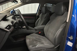 sininen Skoda Enyaq 2026 kuva 18.