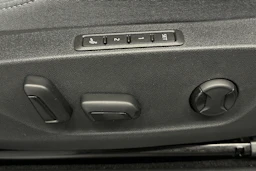 sininen Skoda Enyaq 2026 kuva 20.