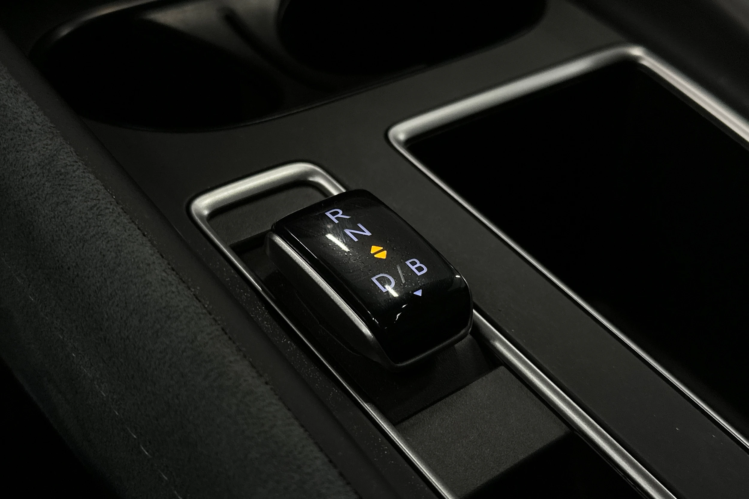 sininen Skoda Enyaq 2026 kuva 36.