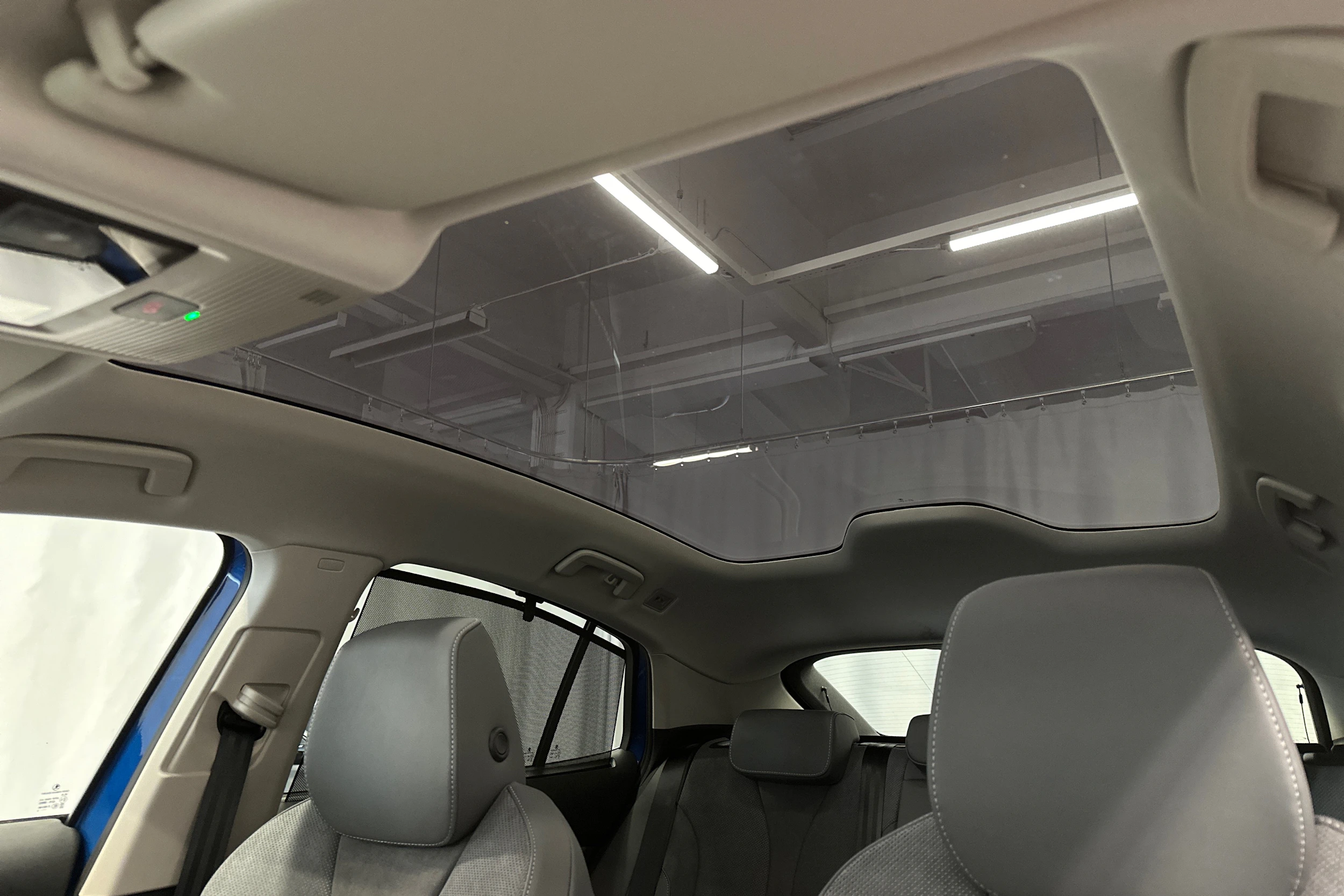 sininen Skoda Enyaq 2026 kuva 38.