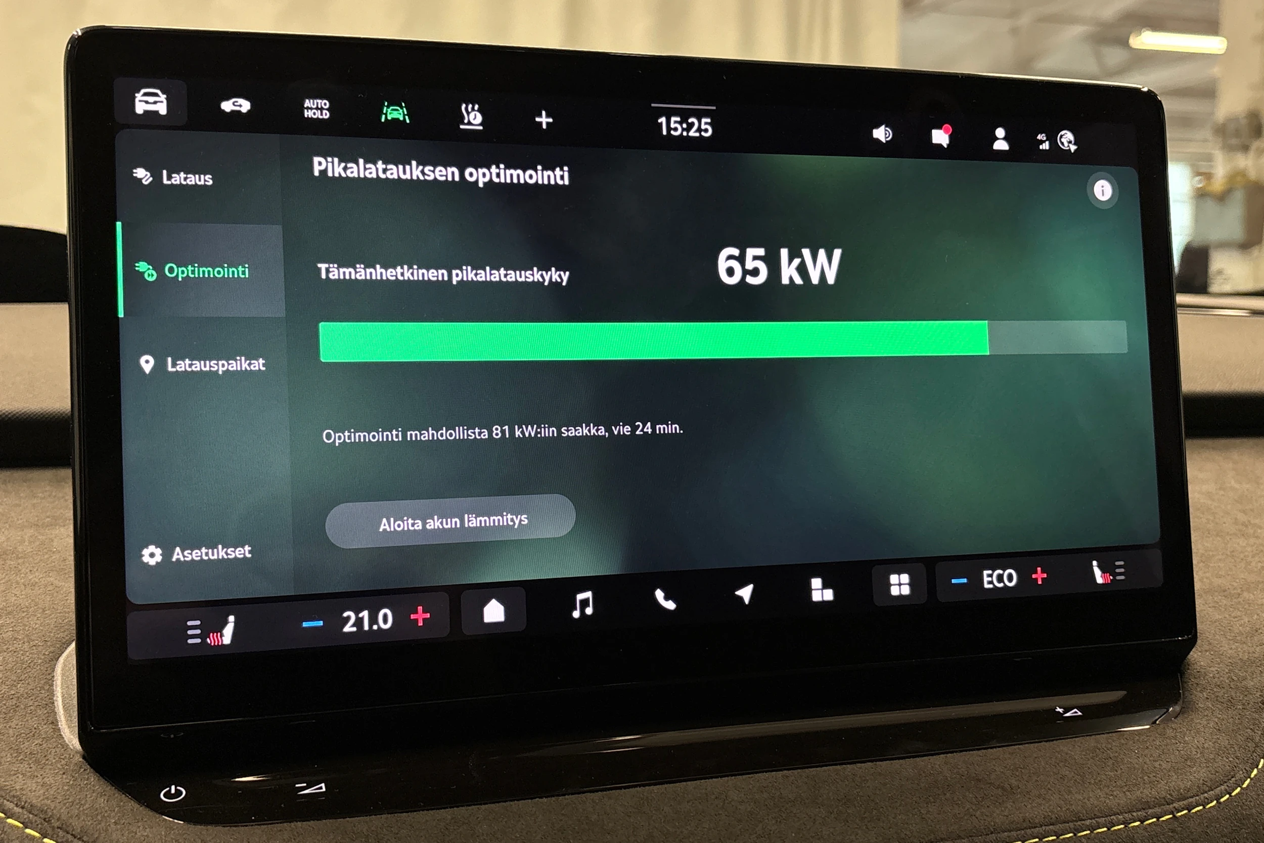 valkoinen Skoda Enyaq 2026 kuva 30.