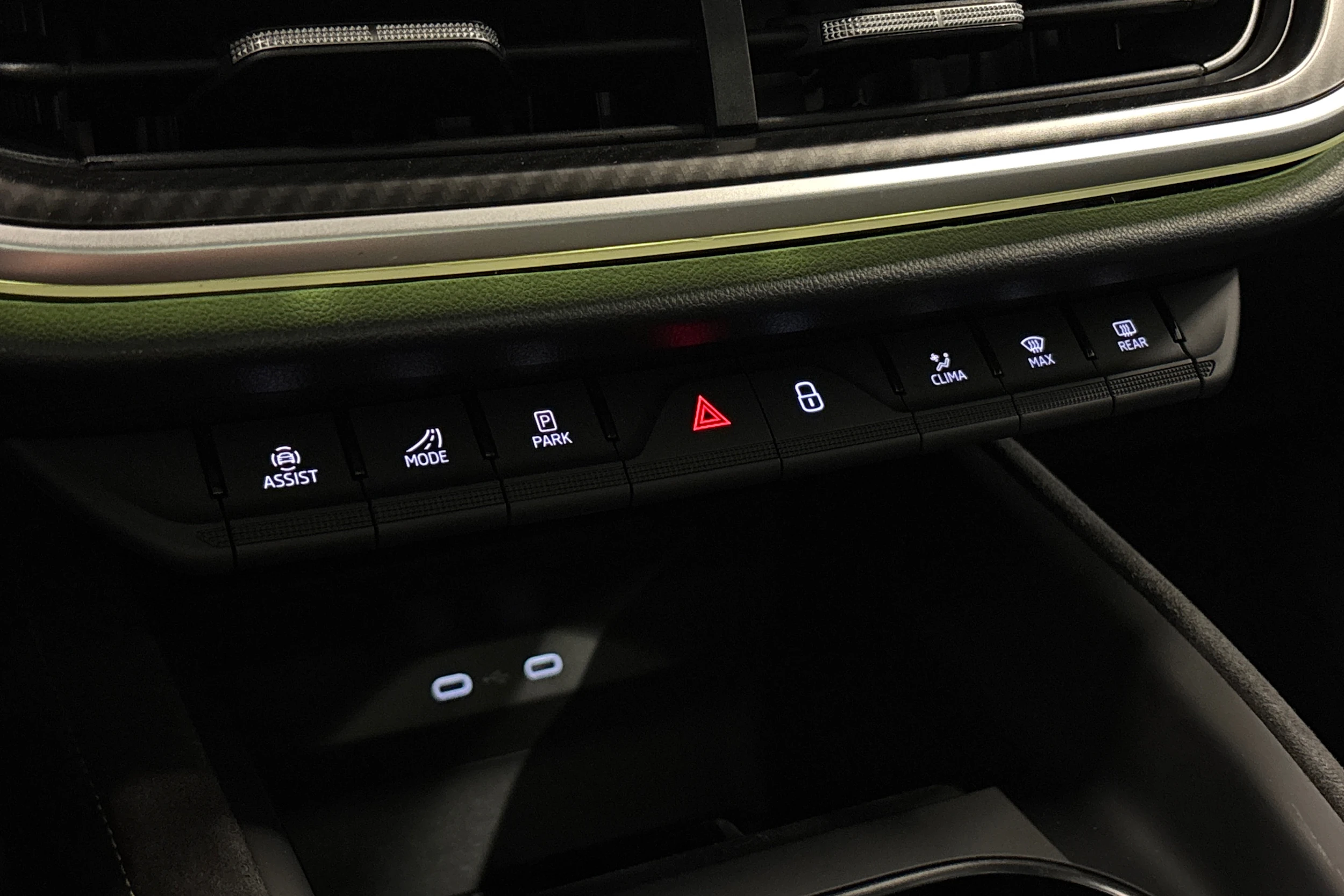 valkoinen Skoda Enyaq 2026 kuva 36.