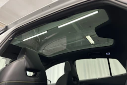 valkoinen Skoda Enyaq 2026 kuva 31.