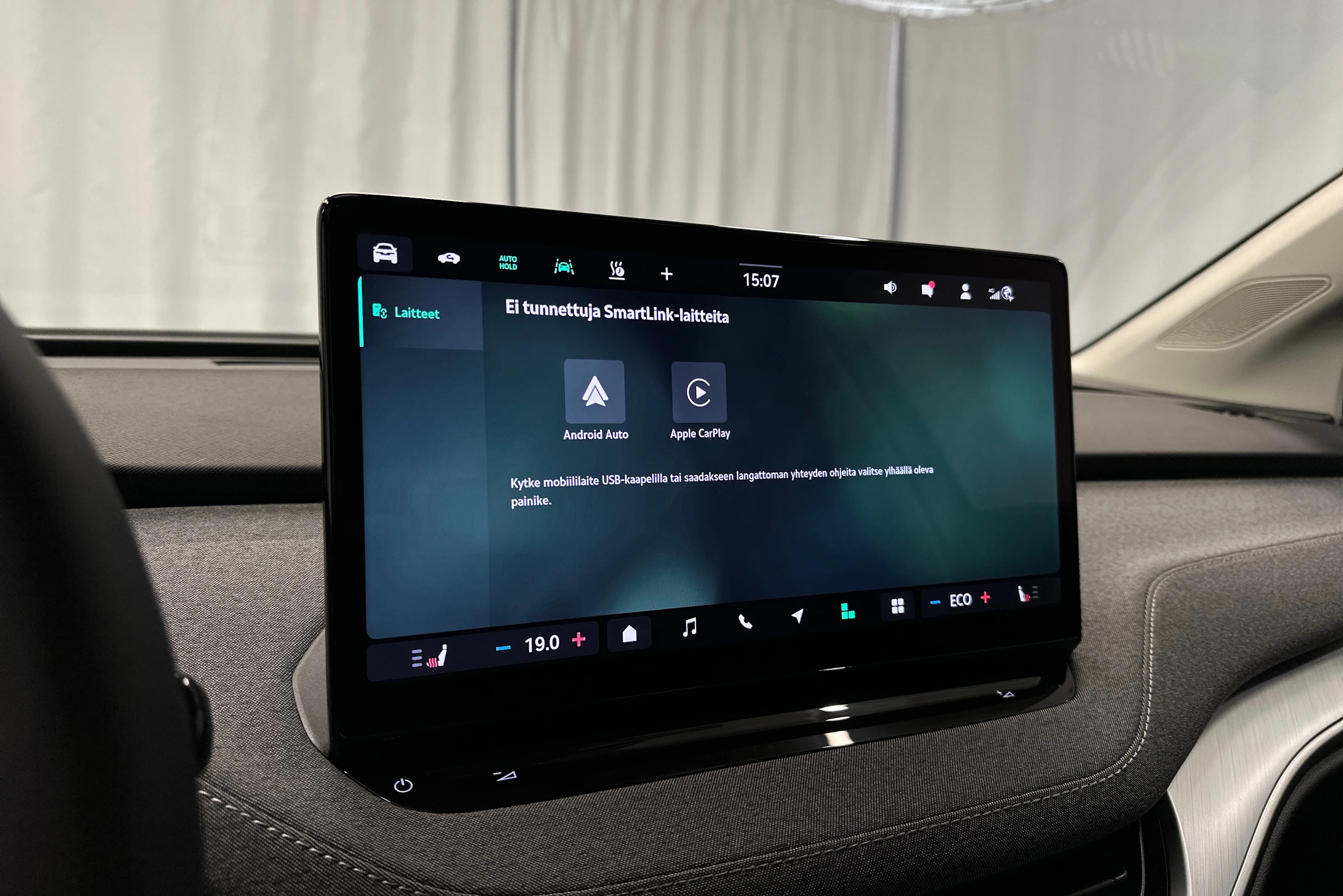 valkoinen Skoda Enyaq 2026 kuva 20.