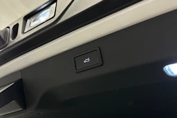 valkoinen Skoda Enyaq 2026 kuva 32.