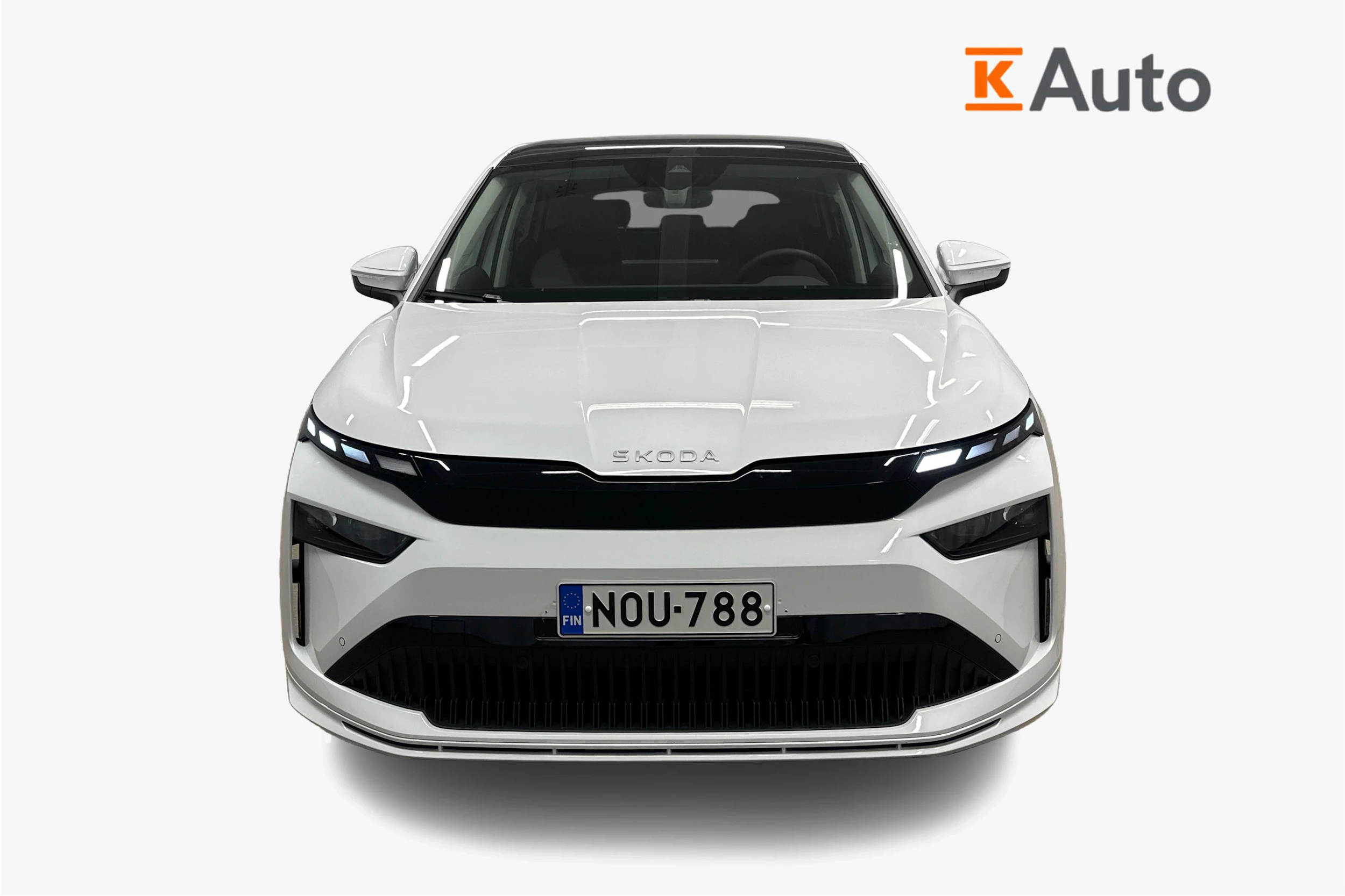 valkoinen Skoda Enyaq 2026 kuva 4.