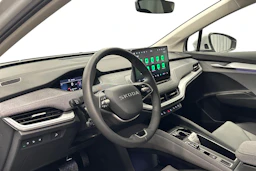valkoinen Skoda Enyaq 2026 kuva 6.