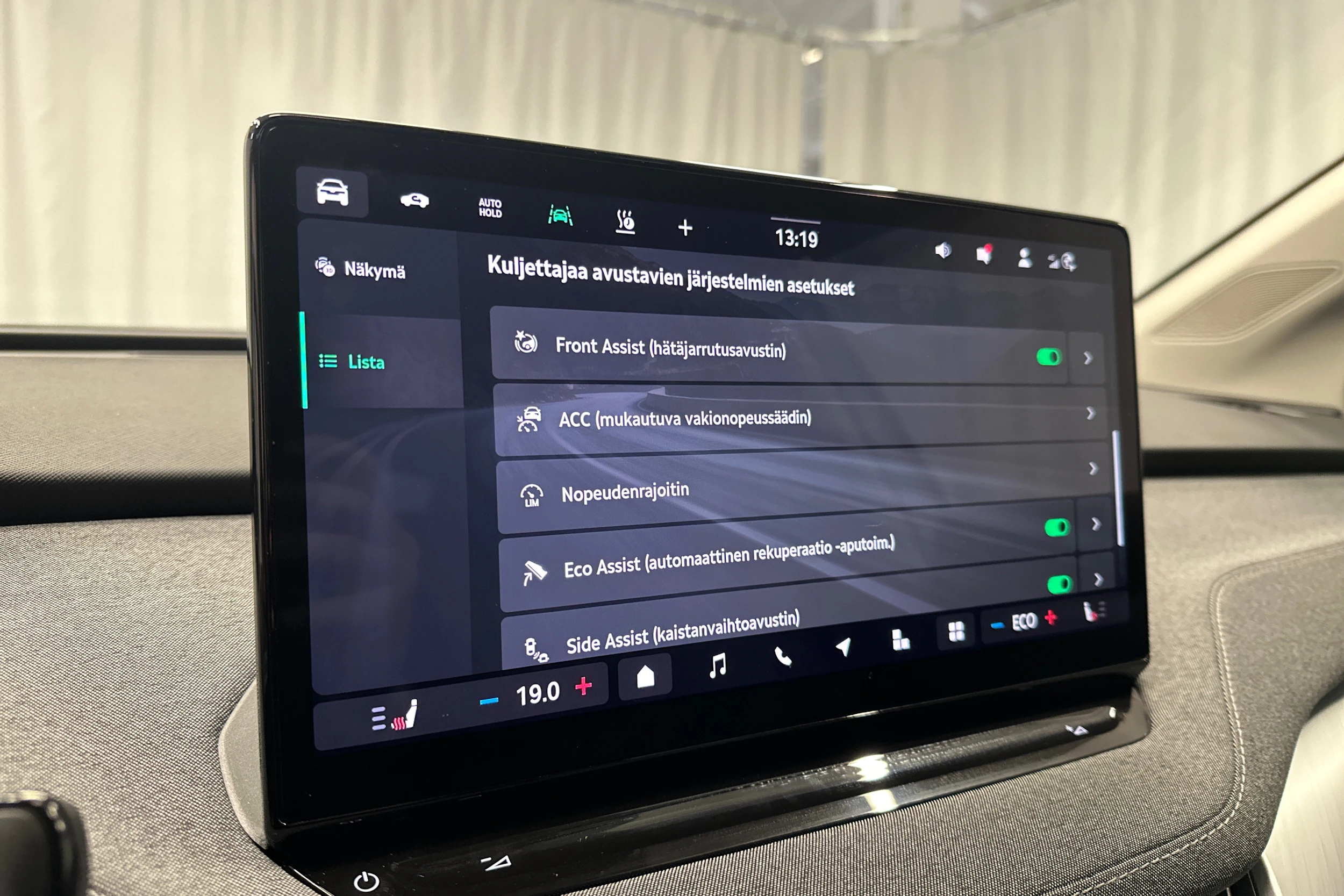 valkoinen Skoda Enyaq 2026 kuva 20.