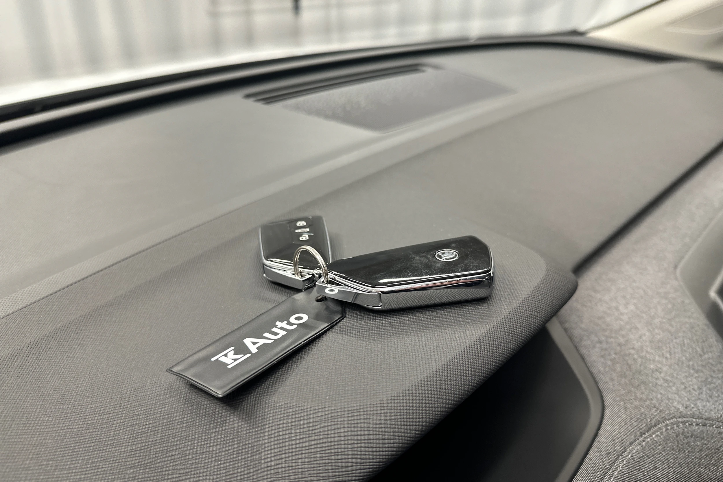 valkoinen Skoda Enyaq 2026 kuva 30.