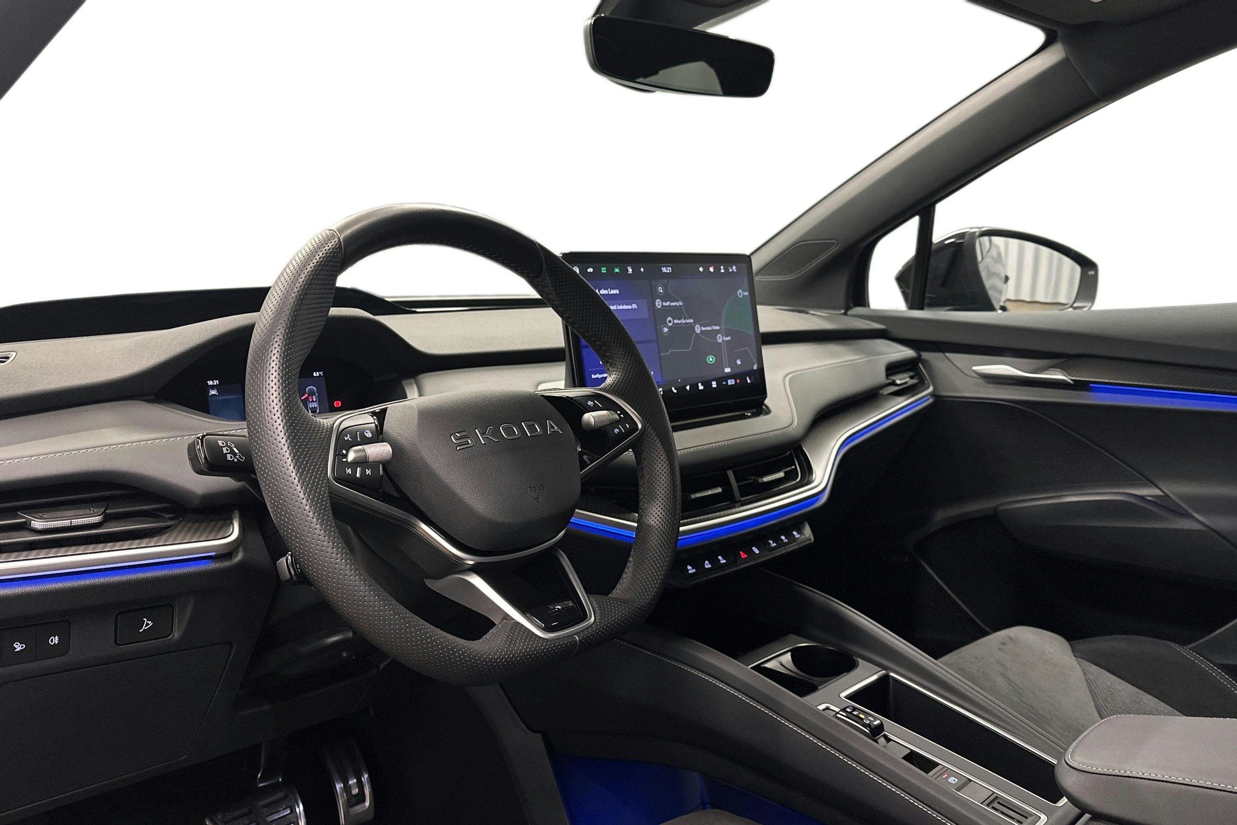 musta Skoda Enyaq 2026 kuva 7.