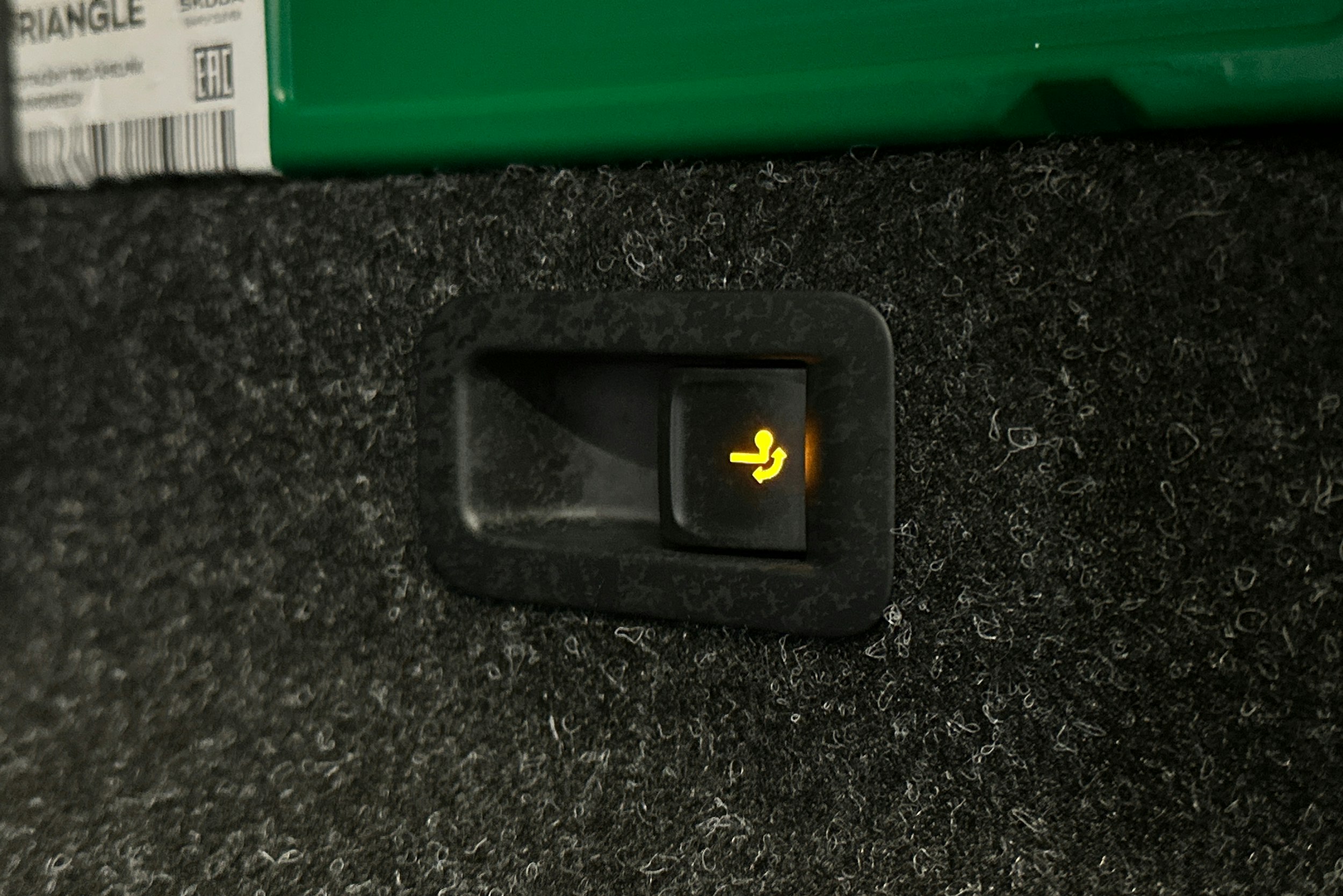 musta Skoda Enyaq 2026 kuva 16.