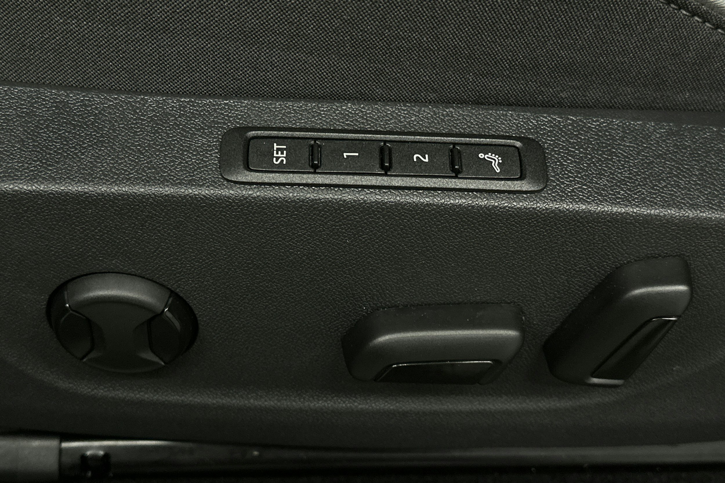 musta Skoda Enyaq 2026 kuva 19.