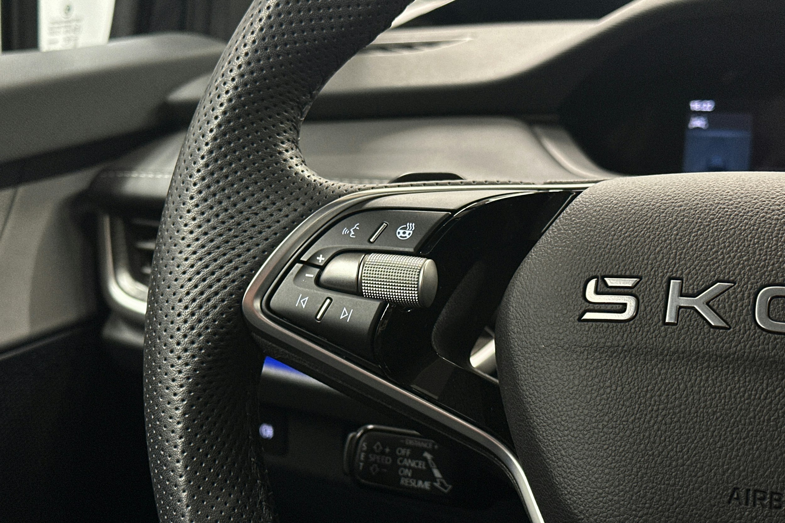 musta Skoda Enyaq 2026 kuva 22.