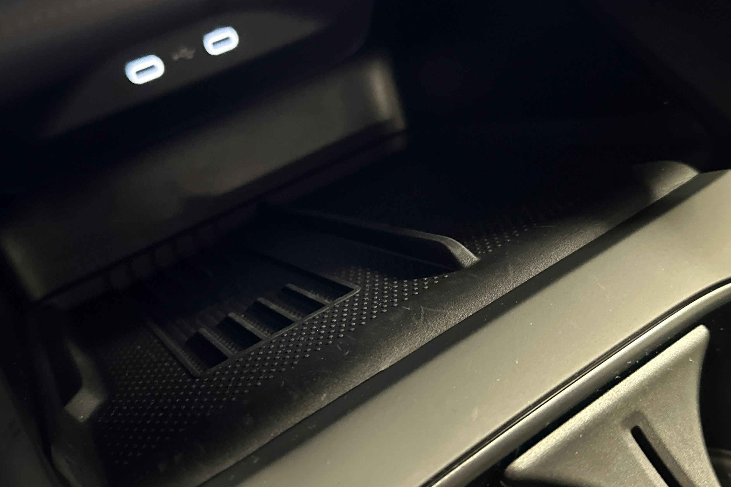 musta Skoda Enyaq 2026 kuva 36.