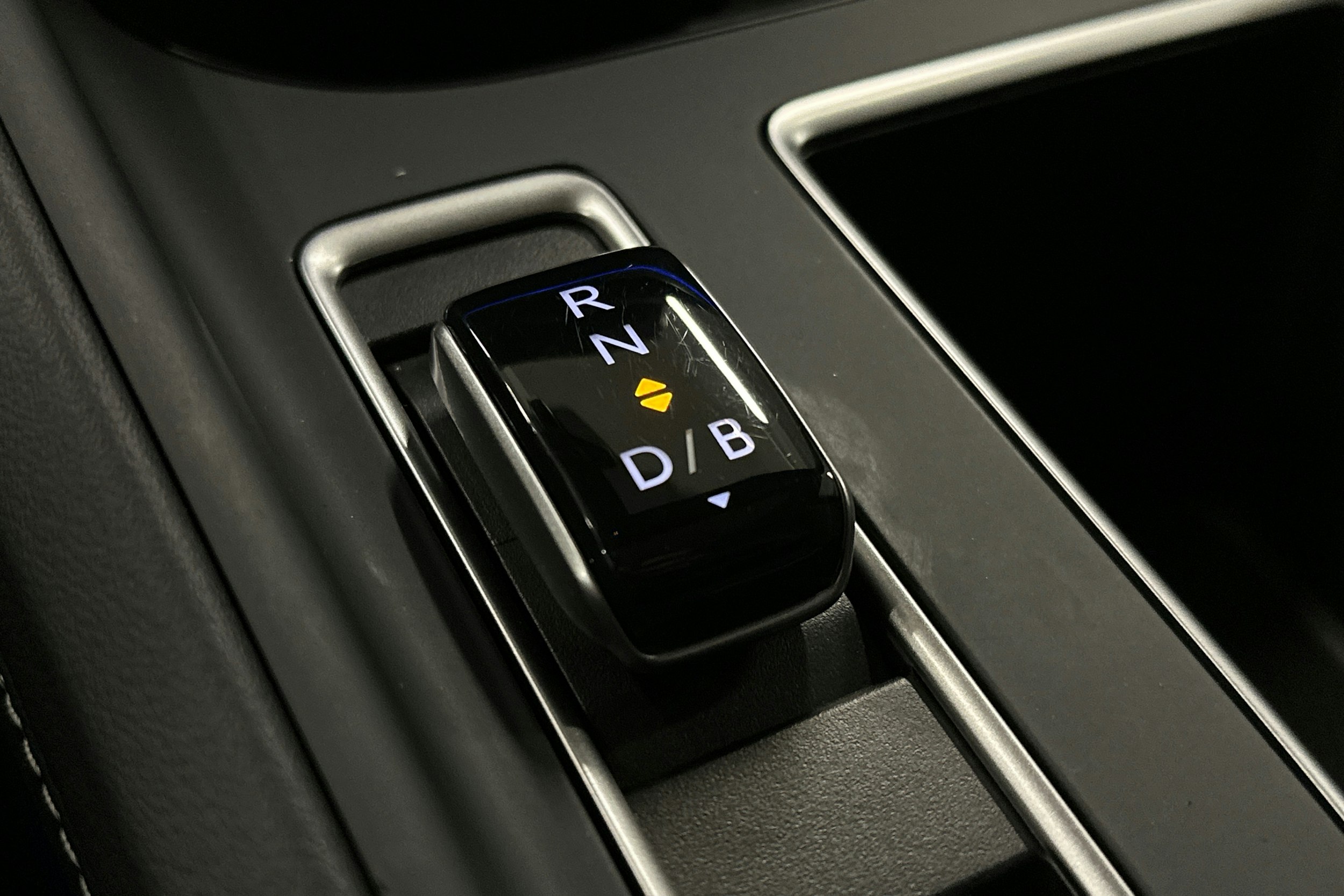 musta Skoda Enyaq 2026 kuva 37.