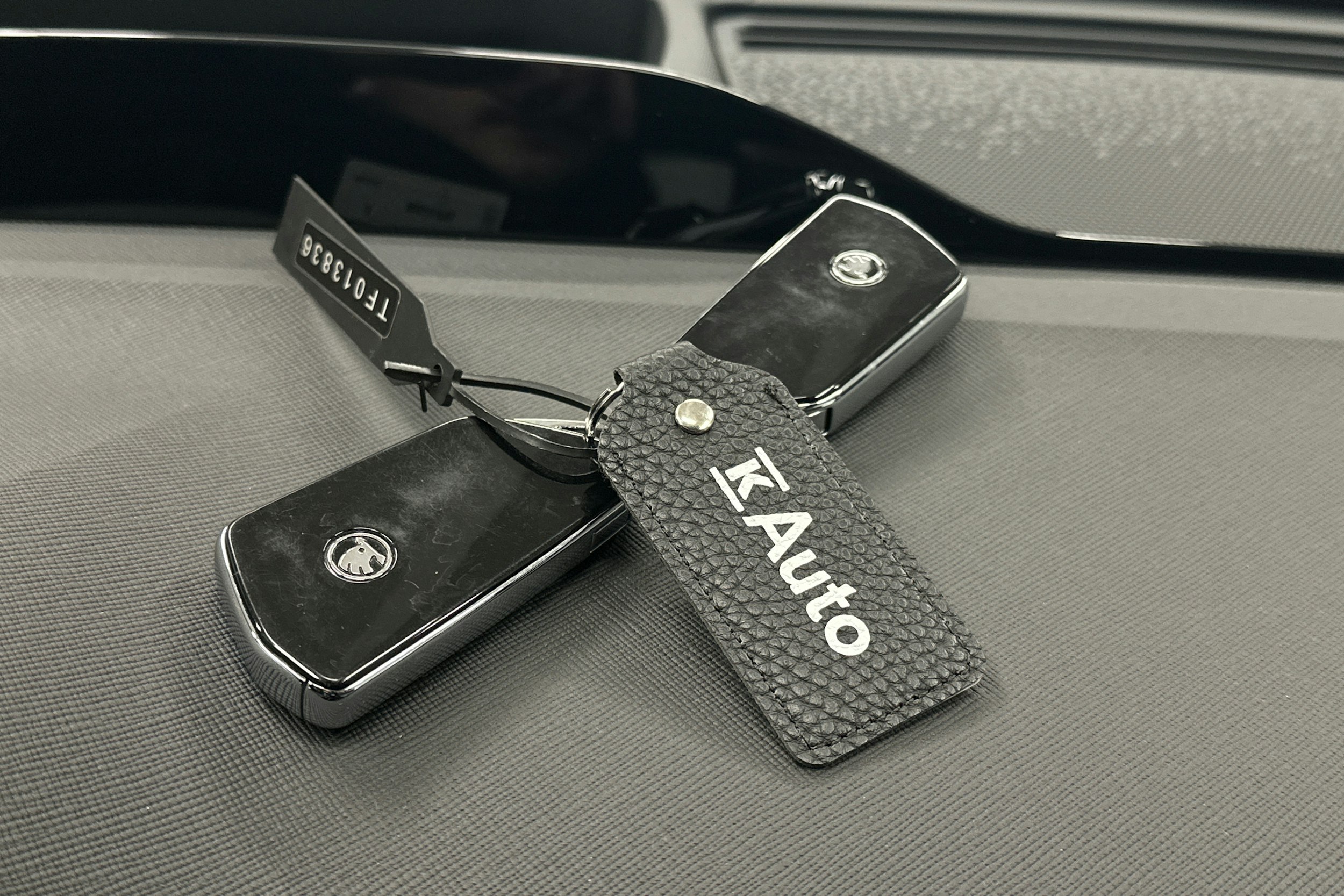 musta Skoda Enyaq 2026 kuva 40.