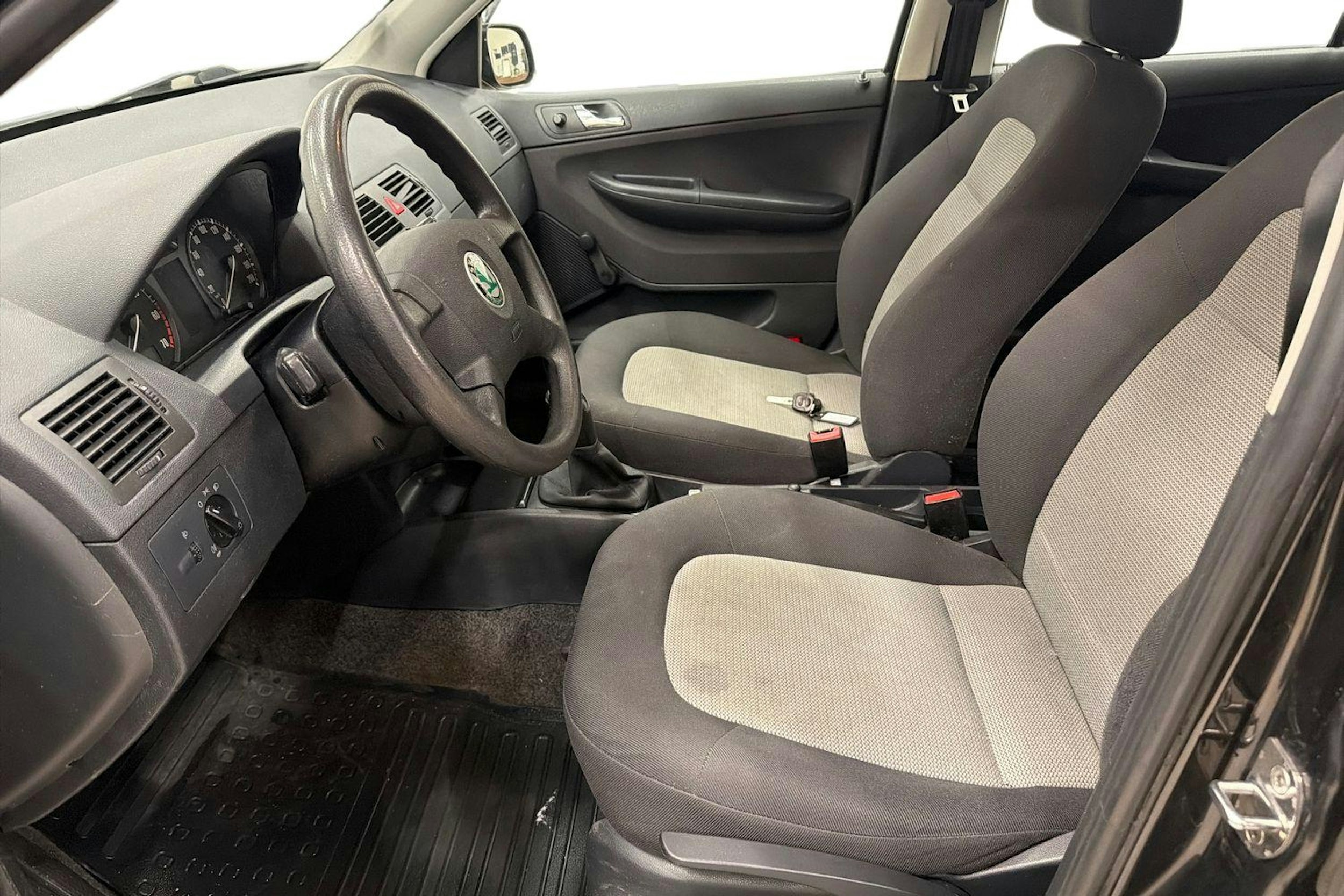 musta Skoda Fabia 2004 kuva 6.