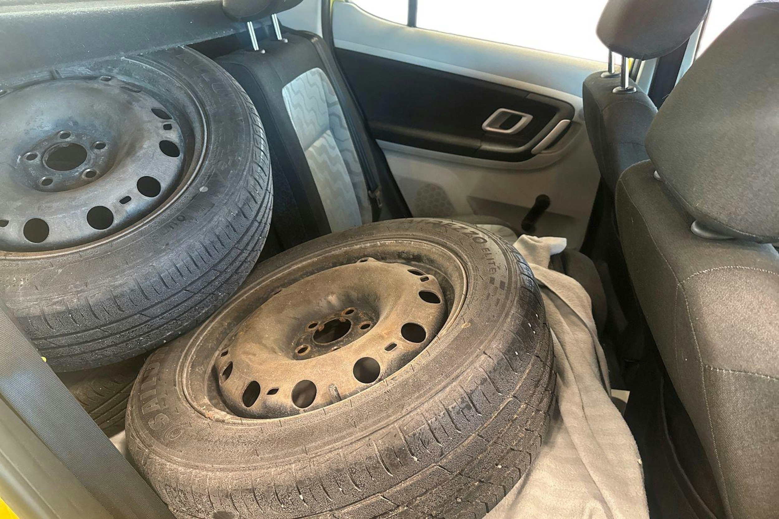 keltainen Skoda Fabia 2007 kuva 10.