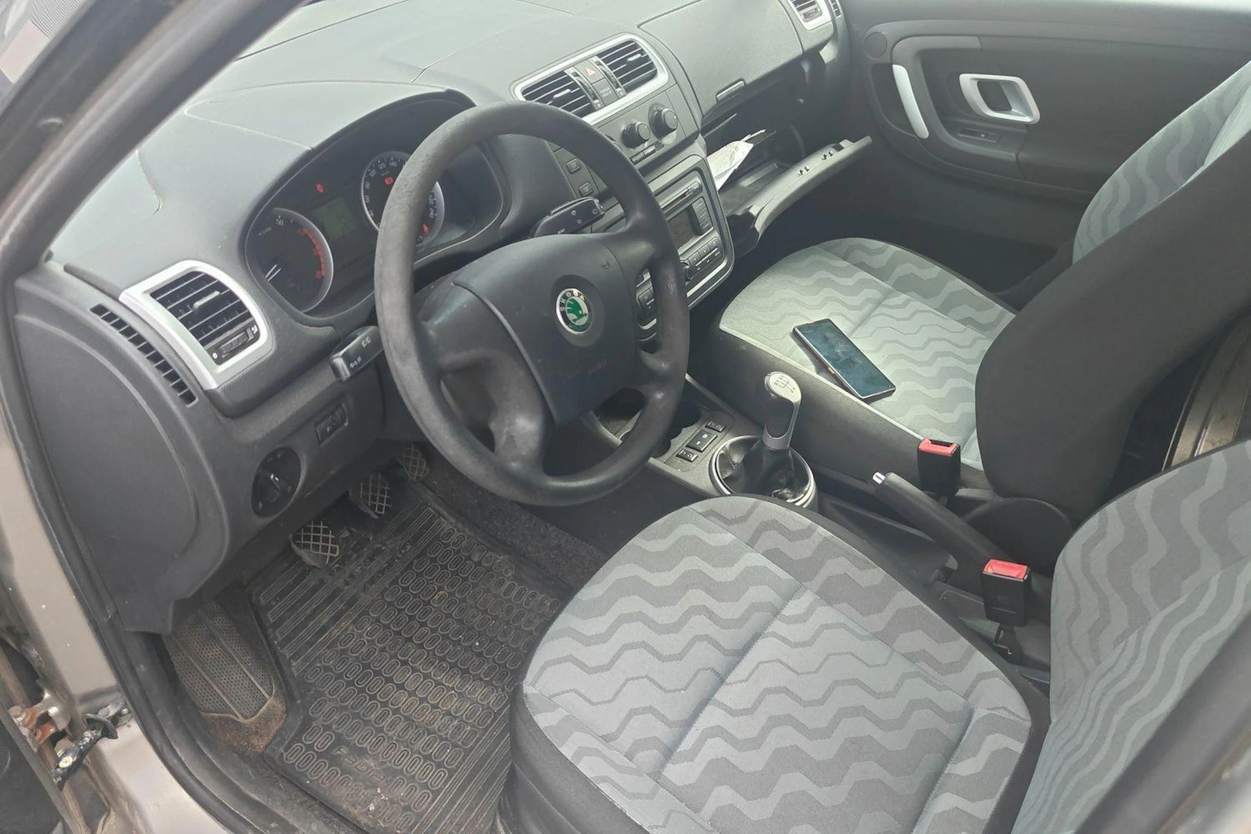 ruskea (beige) Skoda Fabia 2008 kuva 3.
