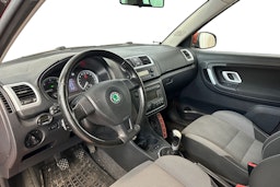 punainen Skoda Fabia 2008 kuva 3.