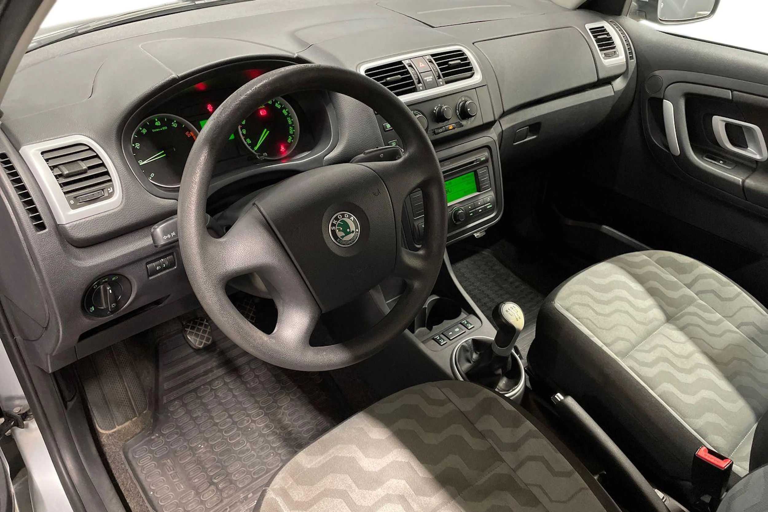 harmaa Skoda Fabia 2008 kuva 8.