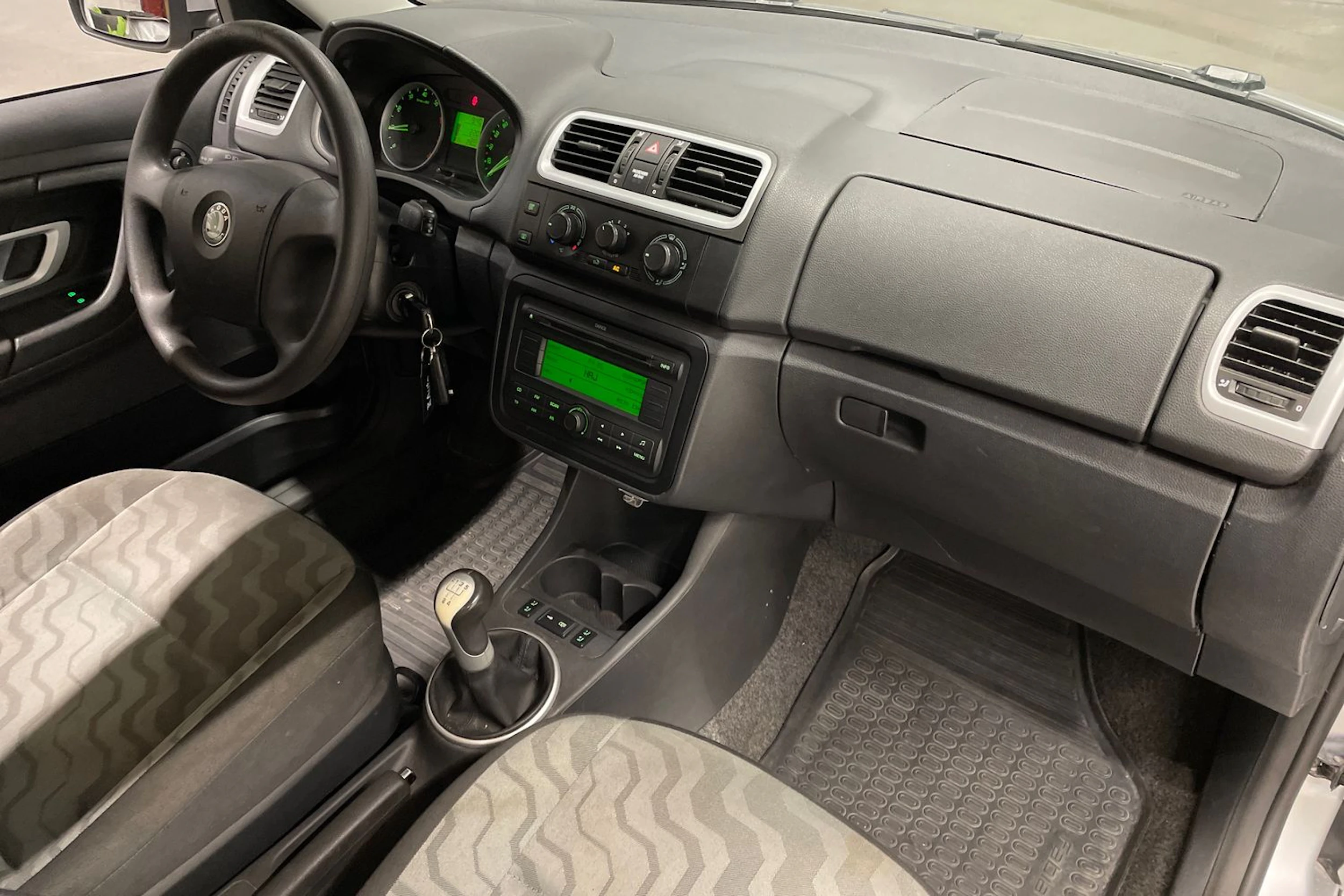 harmaa Skoda Fabia 2008 kuva 23.