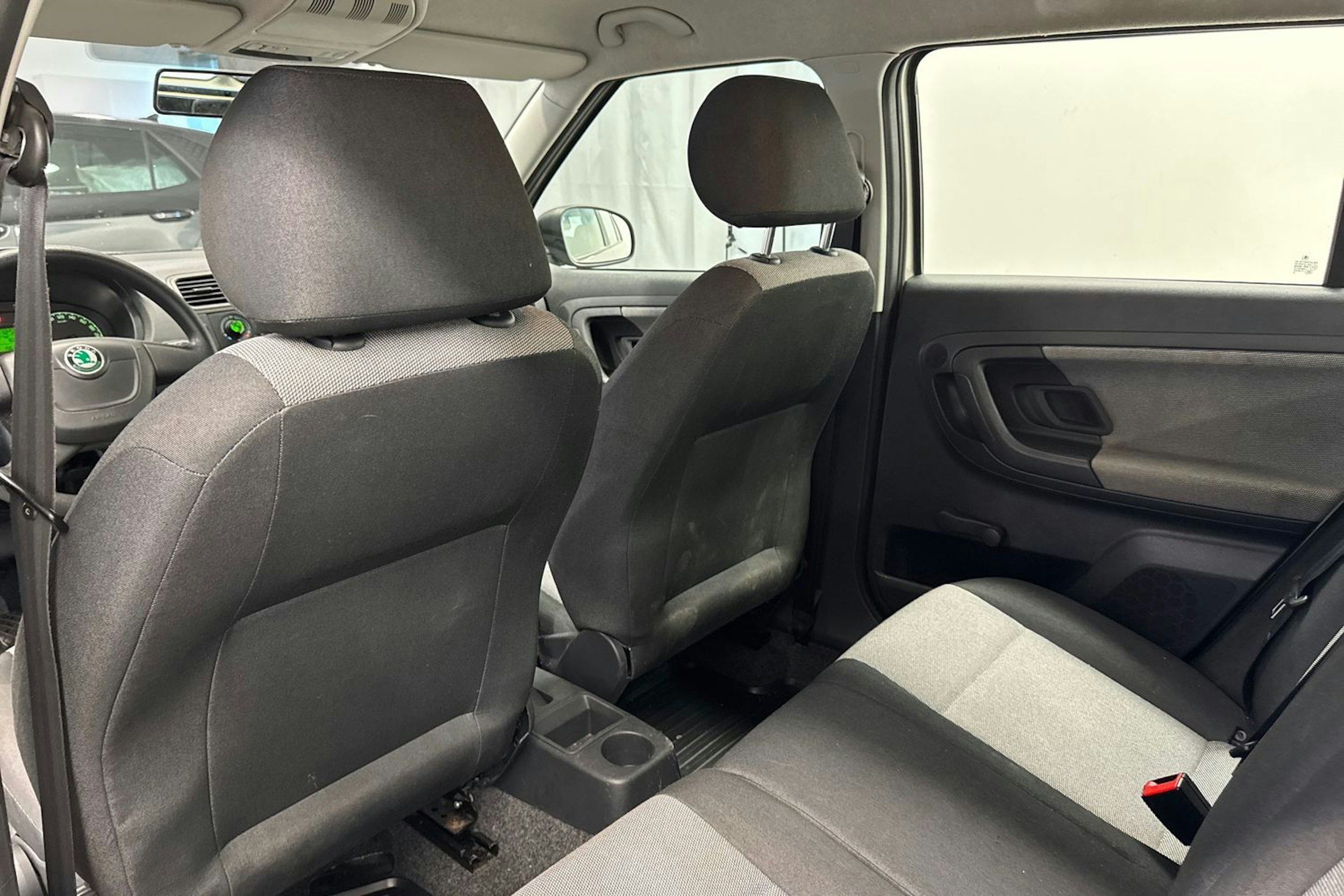 Ruskea (beige) Skoda FABIA 2009 kuva 11.