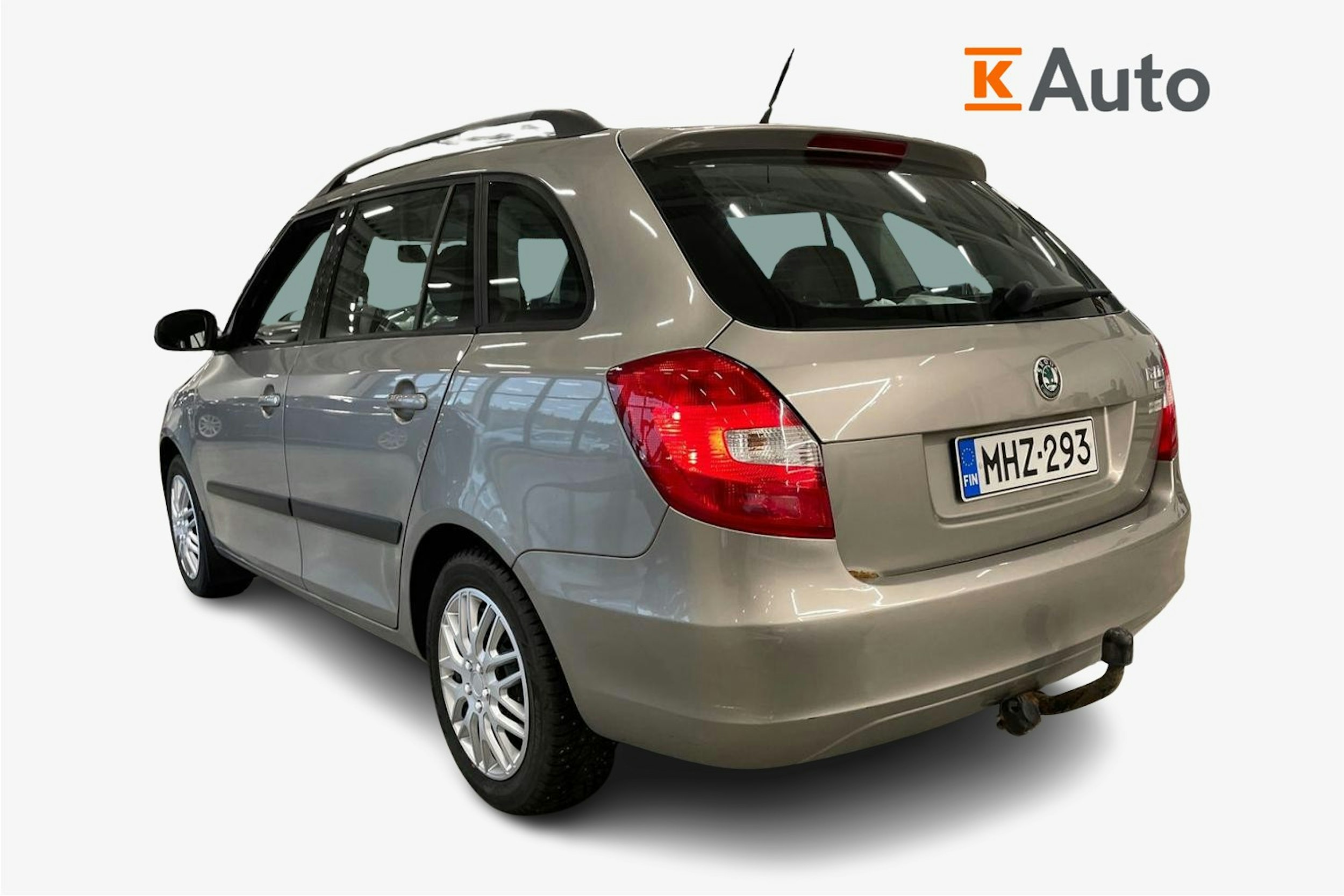 ruskea (beige) Skoda Fabia 2010 kuva 2.