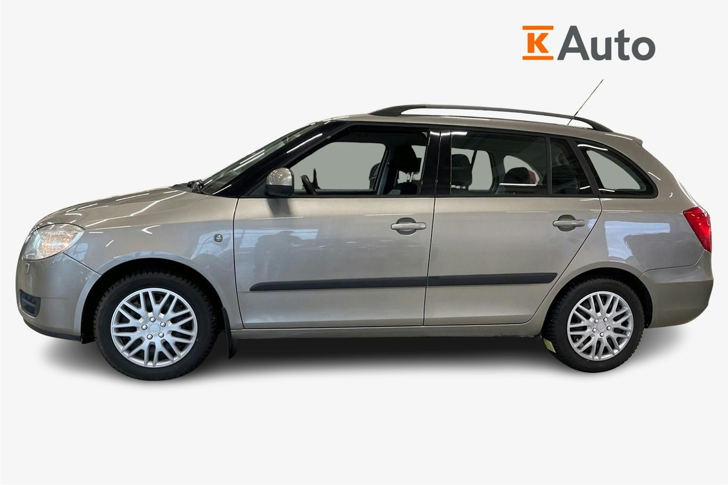 ruskea (beige) Skoda Fabia 2010 kuva 6.