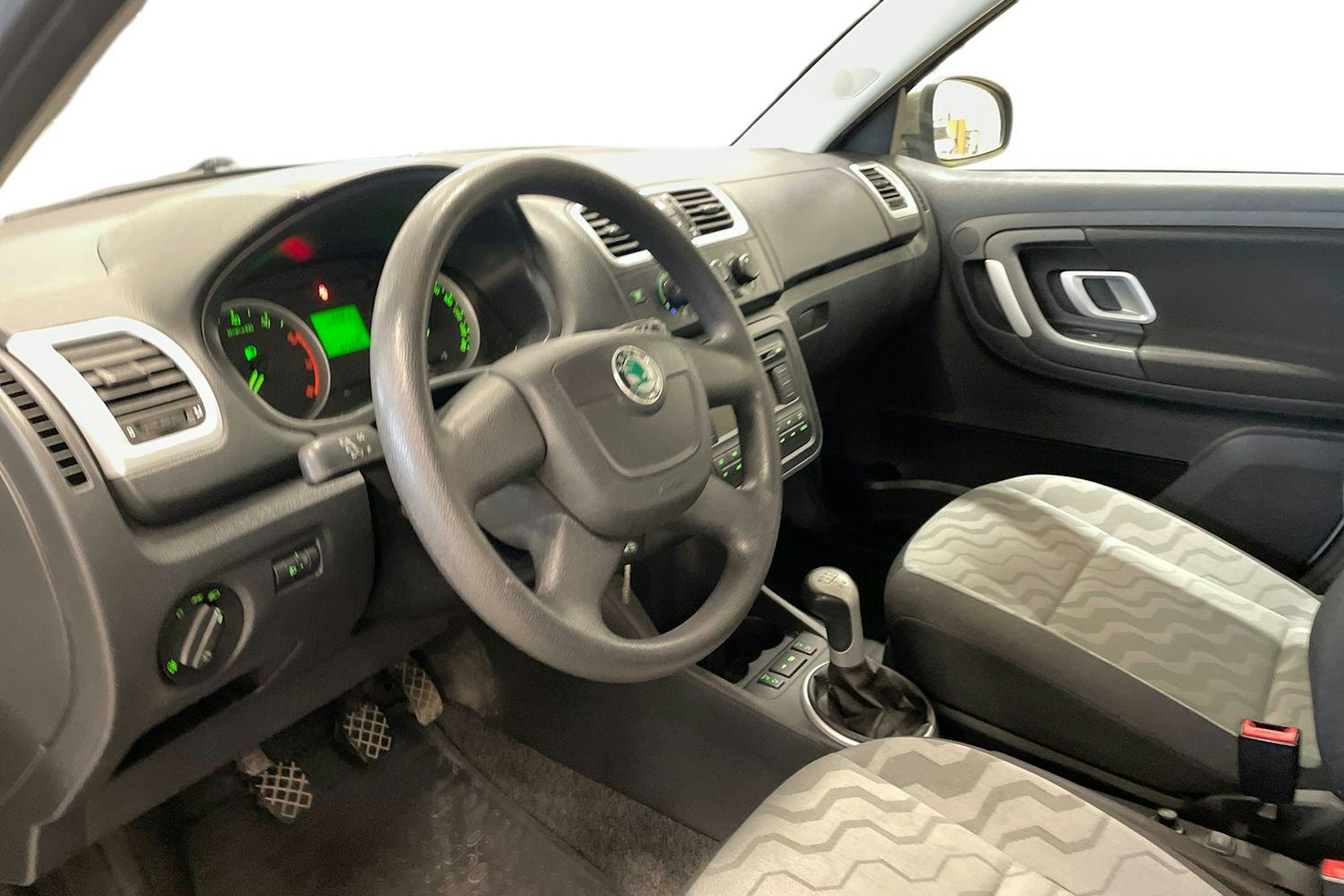 ruskea (beige) Skoda Fabia 2010 kuva 7.