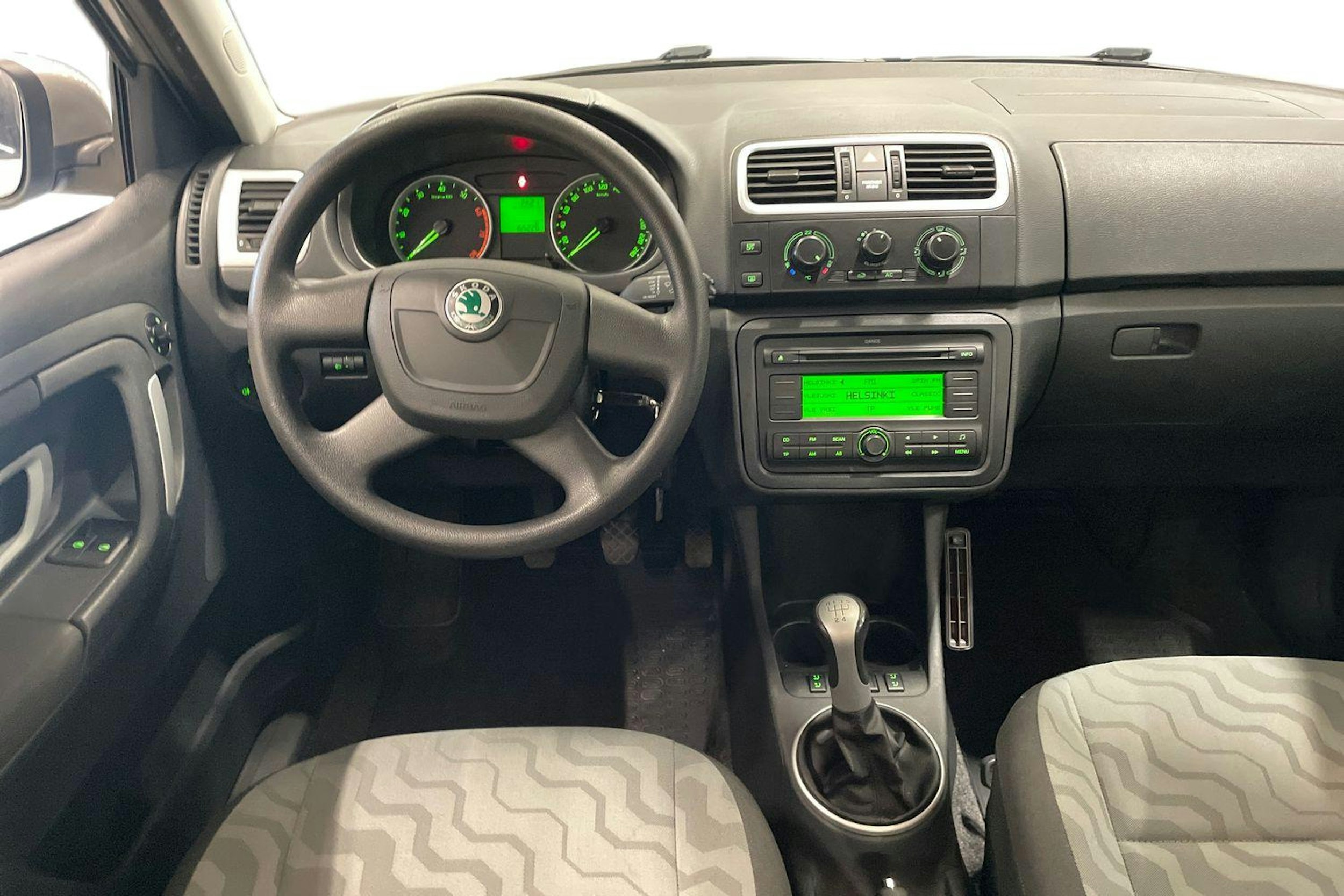 ruskea (beige) Skoda Fabia 2010 kuva 9.
