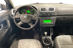 ruskea (beige) Skoda Fabia 2010 kuva 9.