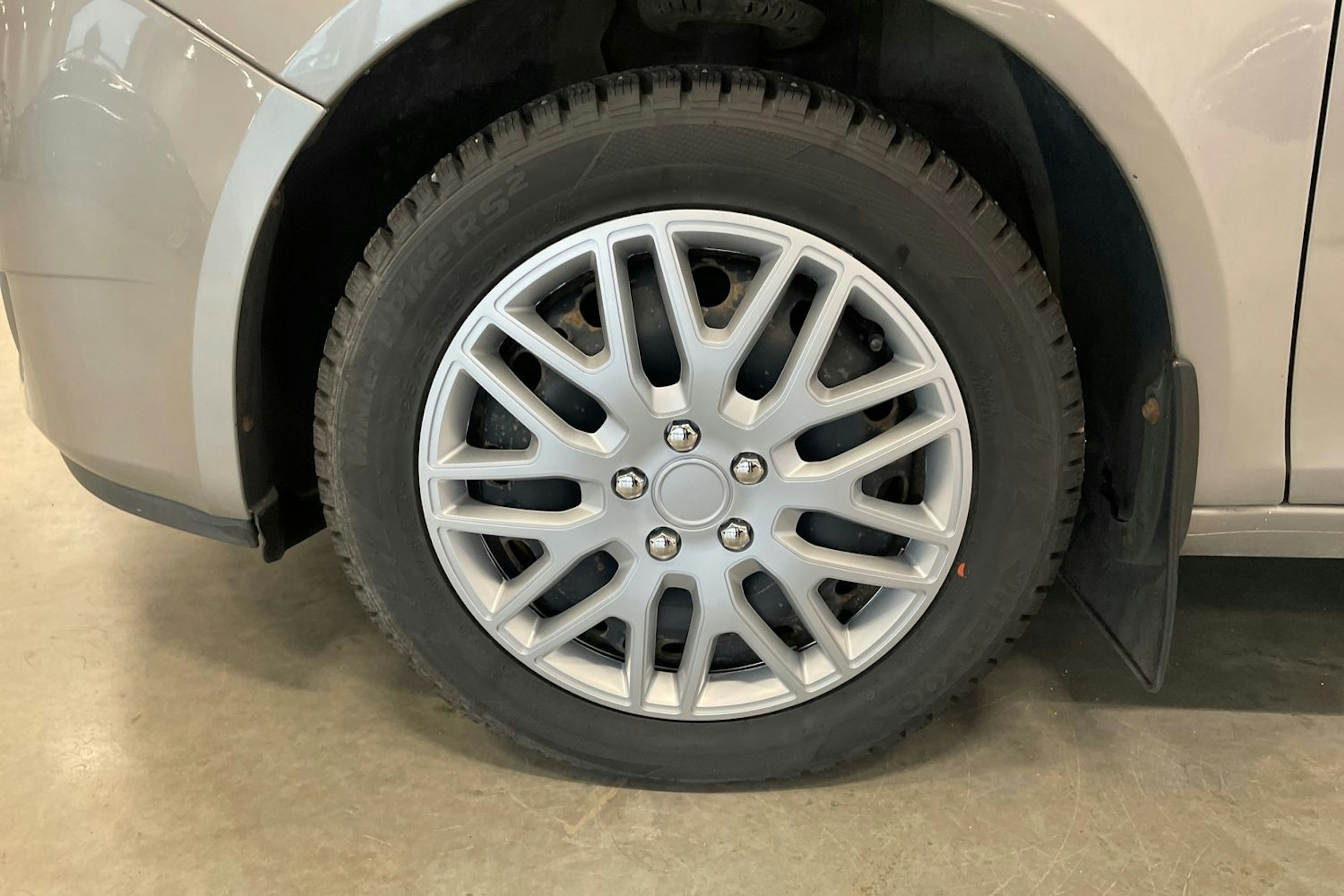 ruskea (beige) Skoda Fabia 2010 kuva 11.