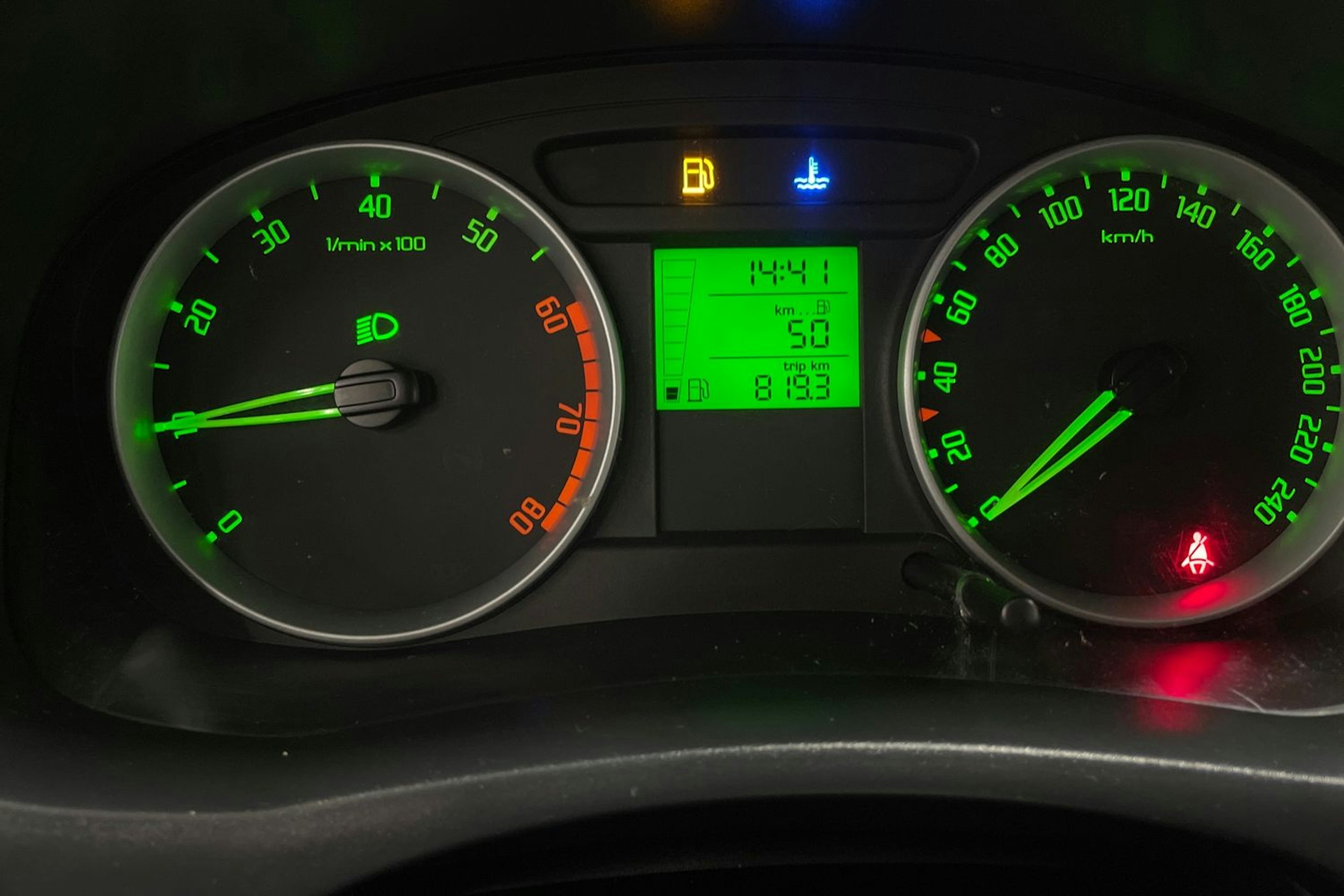 ruskea (beige) Skoda Fabia 2010 kuva 16.