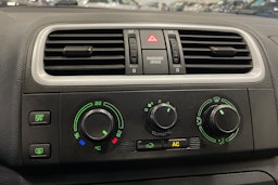 ruskea (beige) Skoda Fabia 2010 kuva 17.