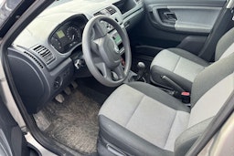 ruskea (beige) Skoda Fabia 2010 kuva 3.