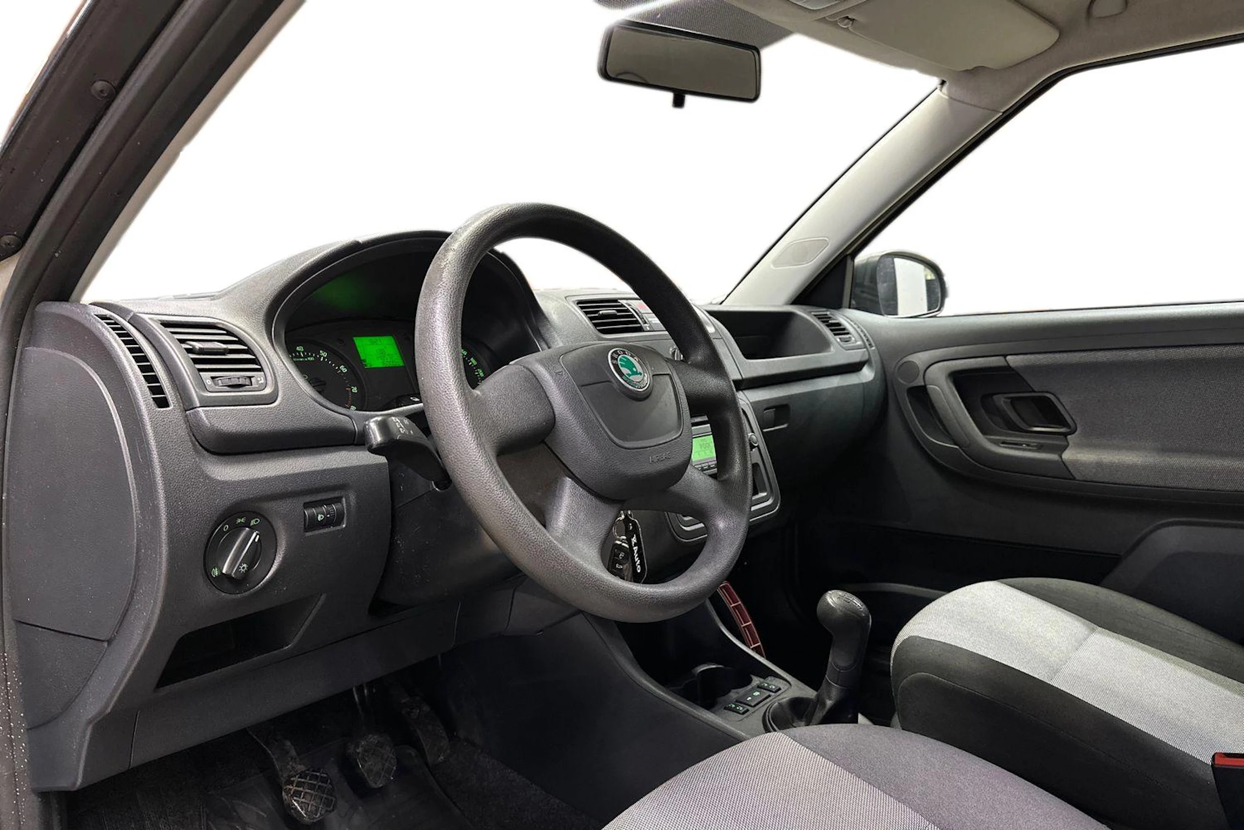 ruskea (beige) Skoda Fabia 2011 kuva 6.