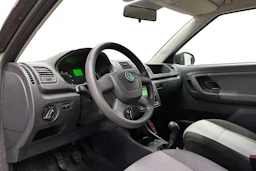 ruskea (beige) Skoda Fabia 2011 kuva 6.