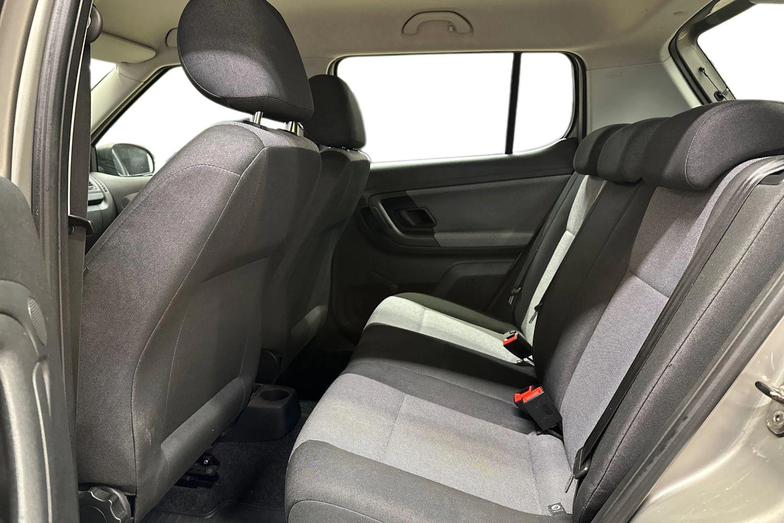 ruskea (beige) Skoda Fabia 2011 kuva 8.