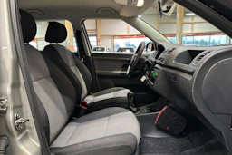 ruskea (beige) Skoda Fabia 2011 kuva 11.