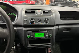 ruskea (beige) Skoda Fabia 2011 kuva 12.