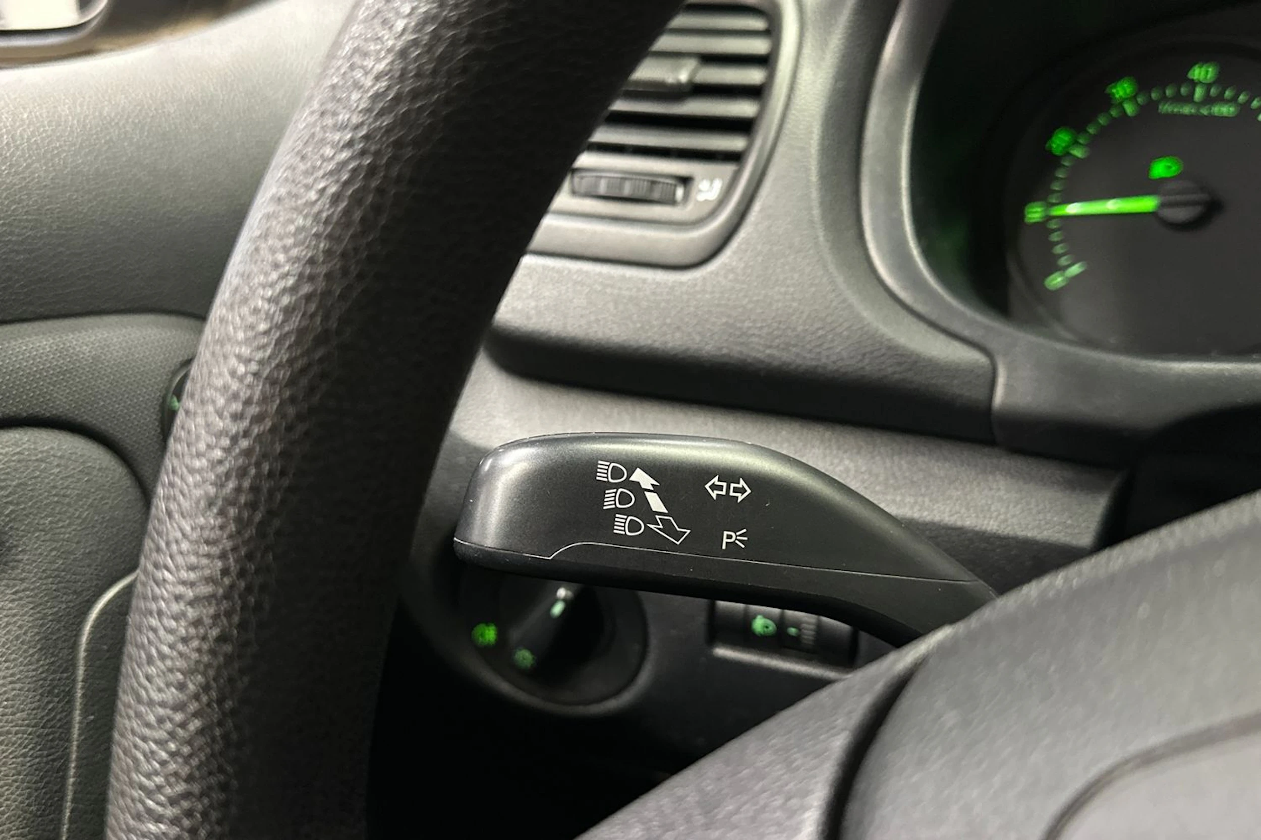 ruskea (beige) Skoda Fabia 2011 kuva 16.