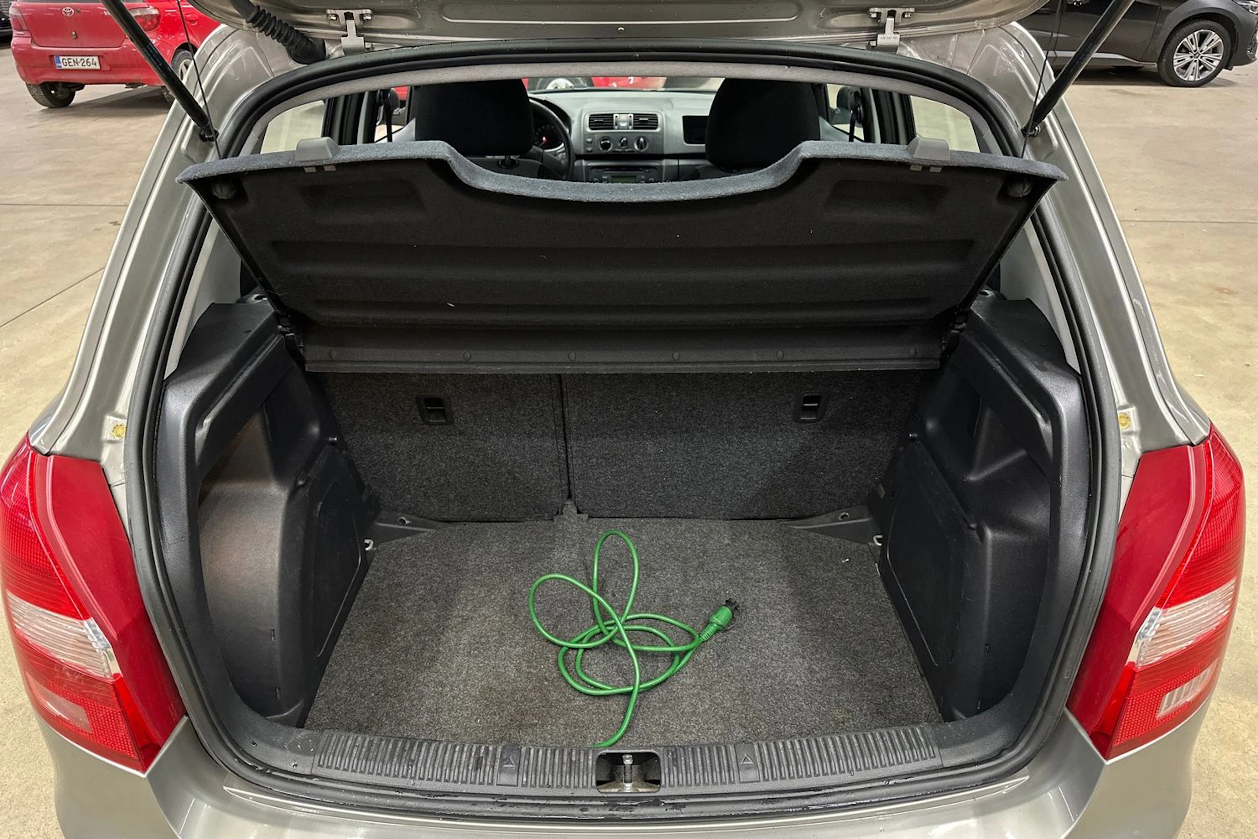 ruskea (beige) Skoda Fabia 2011 kuva 19.