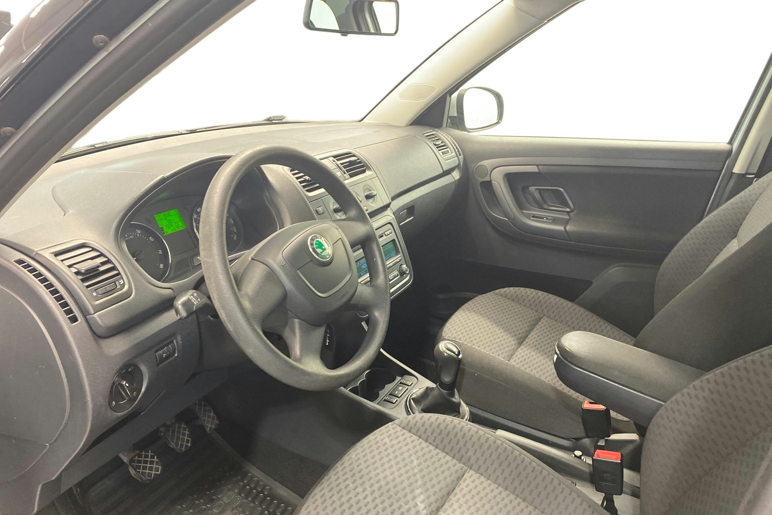 harmaa Skoda Fabia 2011 kuva 7.