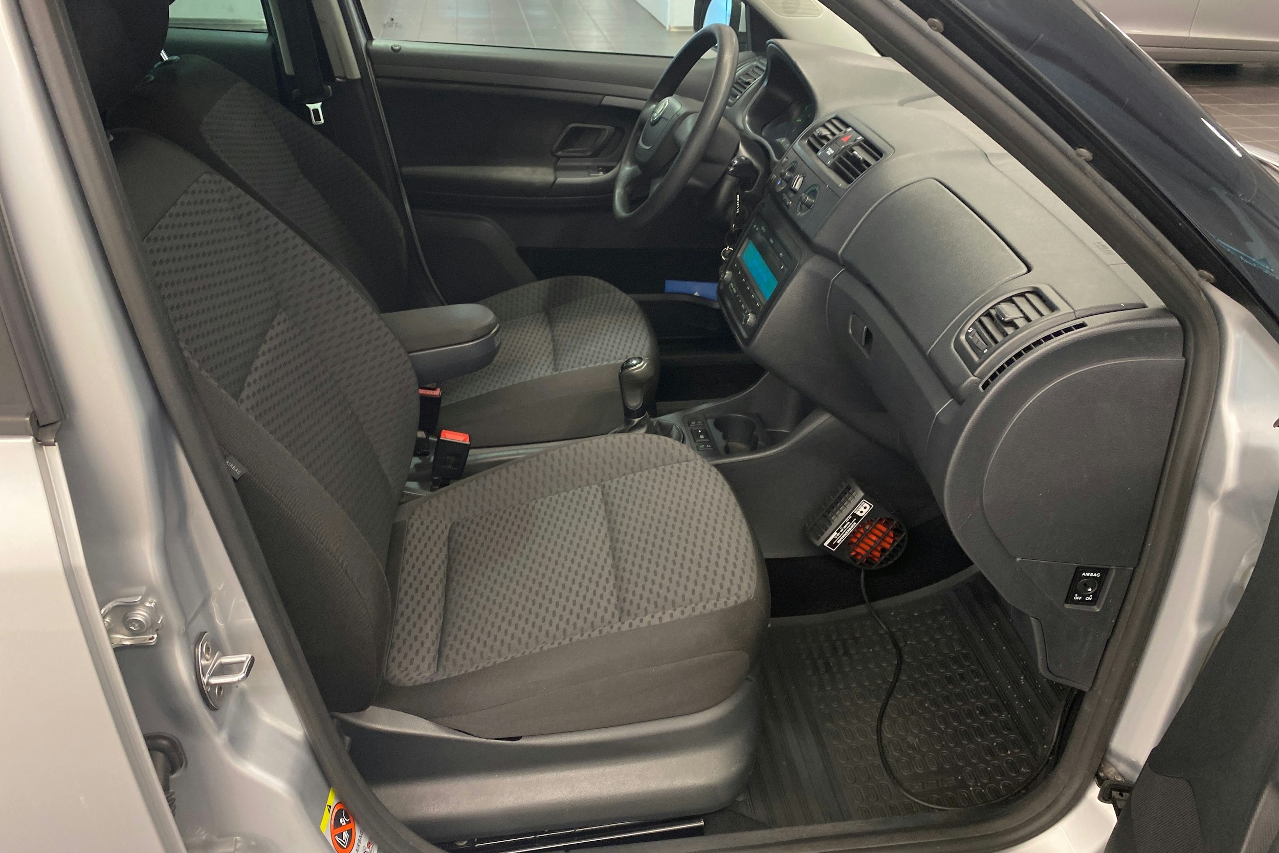 harmaa Skoda Fabia 2011 kuva 16.