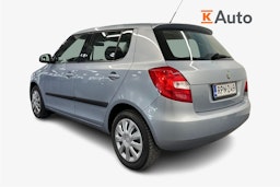 sininen Skoda Fabia 2011 kuva 2.
