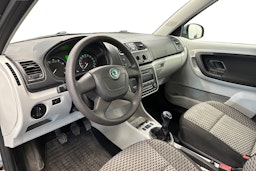 sininen Skoda Fabia 2011 kuva 6.